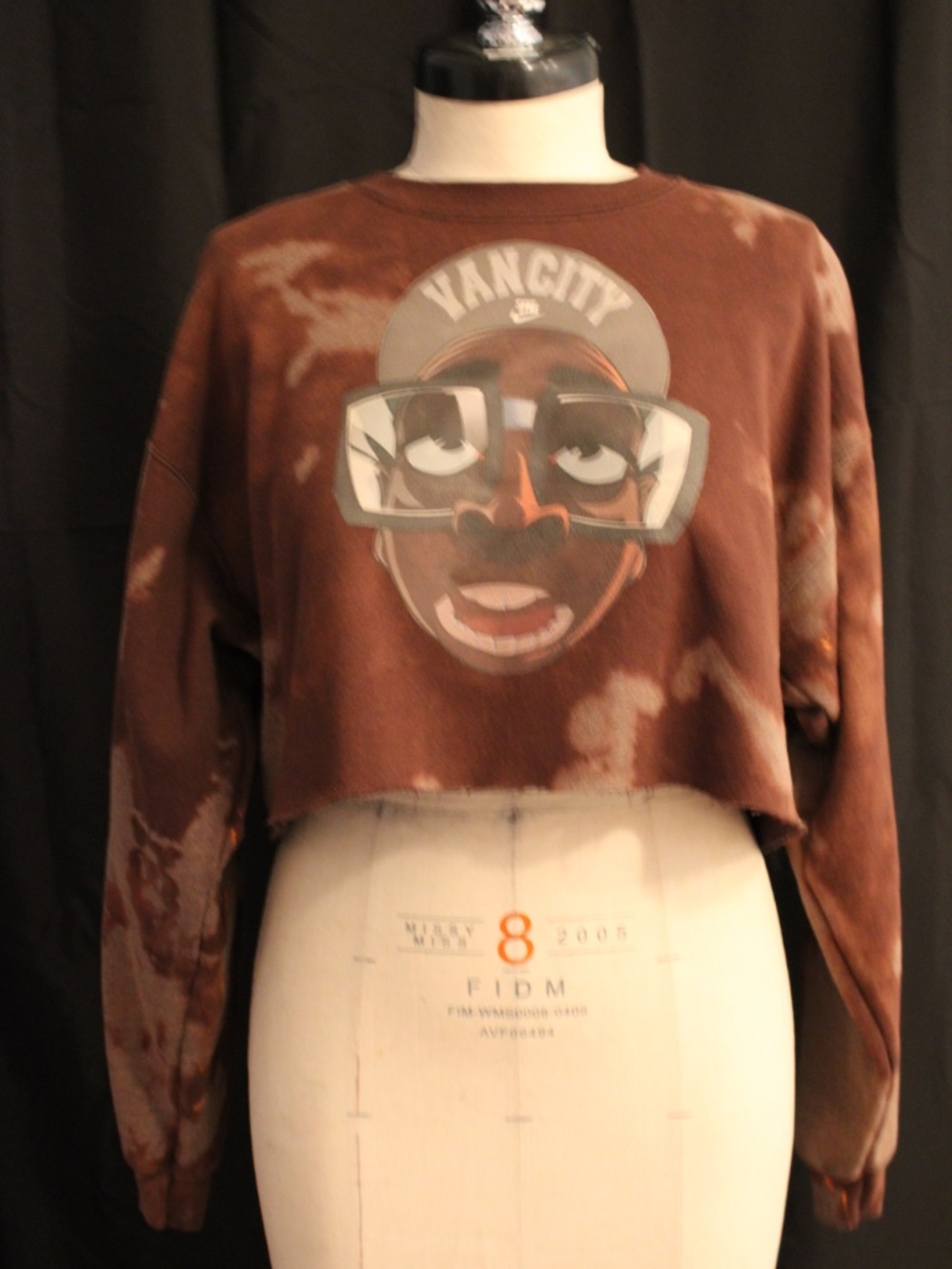 Urban Style Crop Sweatshirt - Picture 3 of 4